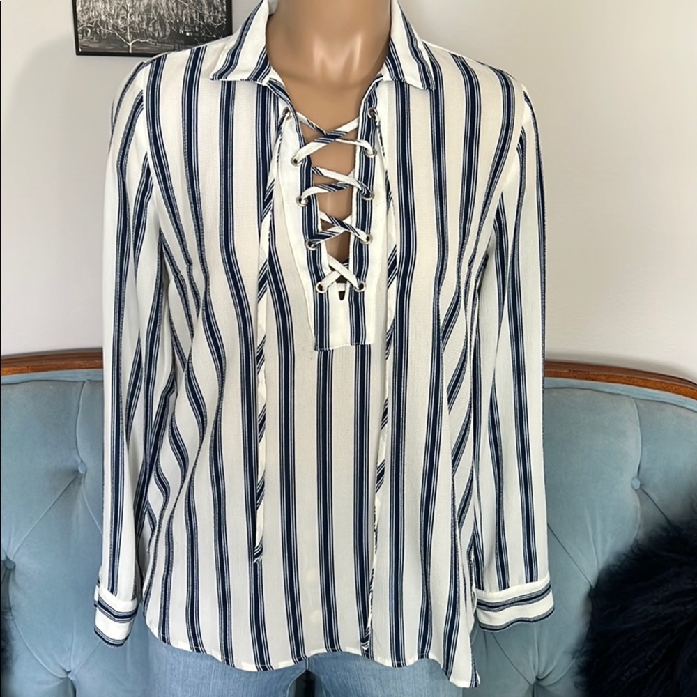 Tie front top